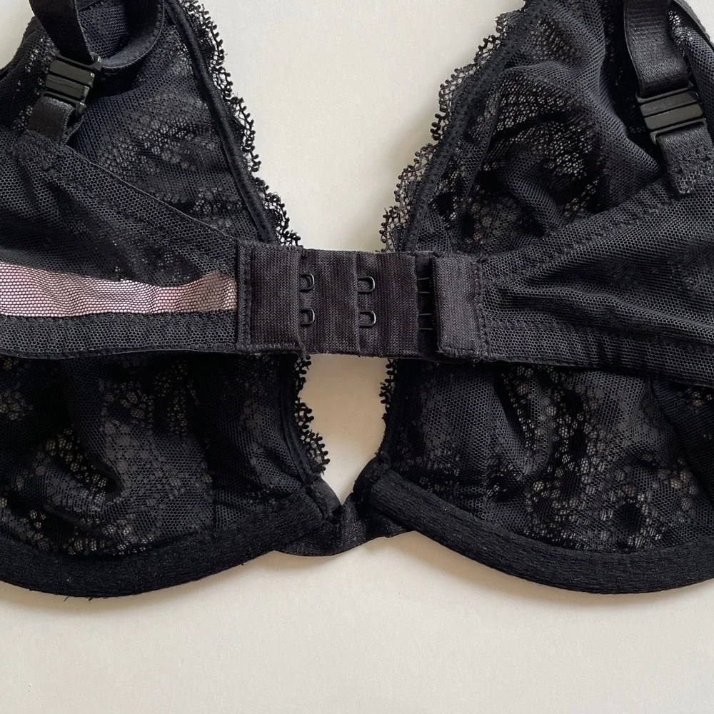 Victoria’s Secret Lace Bra Unlined Demi Underwire Non Padded Bra Black